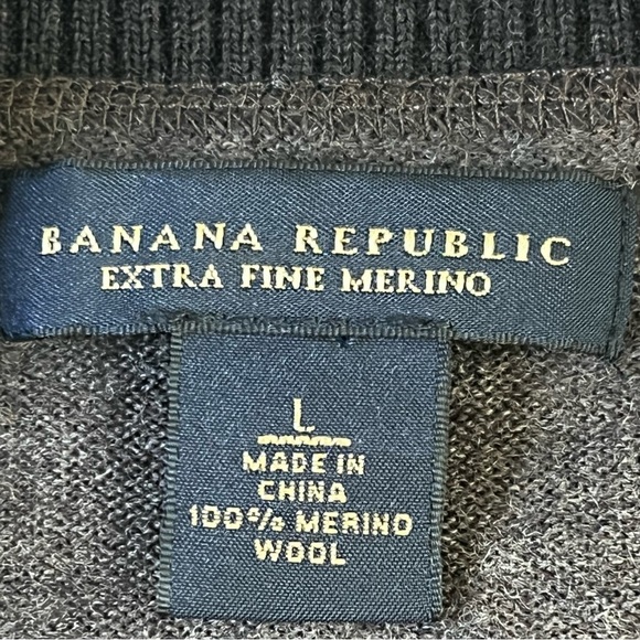 Men’s Banana Republic Extra Fine Merino Wool V-Neck Sweater Size Large - Picture 7 of 10